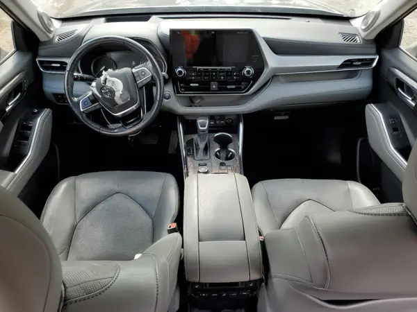 5TDFZRBH8MS137651 2021 TOYOTA HIGHLANDER - Image 8
