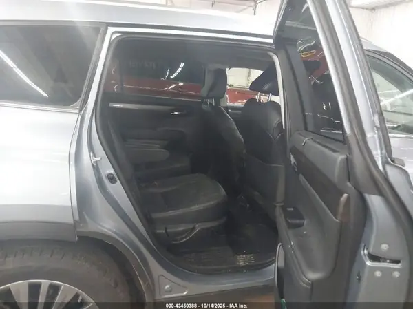 5TDFZRBH8MS143904 2021 TOYOTA HIGHLANDER - Image 8