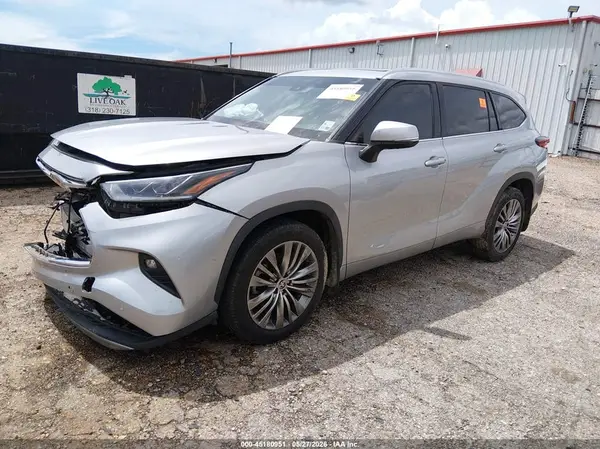5TDFZRBH8MS149542 2021 TOYOTA HIGHLANDER - Image 2