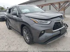 5TDFZRBH8NS166228 2022 TOYOTA HIGHLANDER