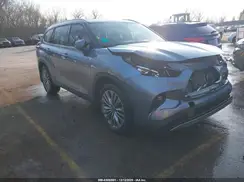 5TDFZRBH8NS168772 2022 TOYOTA HIGHLANDER