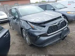 5TDFZRBH8NS169890 2022 TOYOTA HIGHLANDER