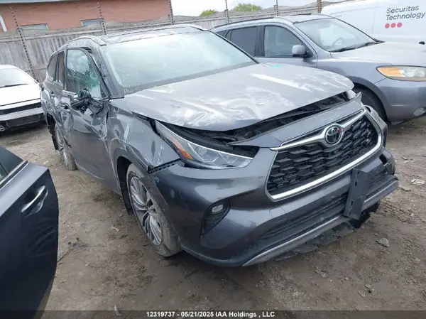 5TDFZRBH8NS169890 2022 TOYOTA HIGHLANDER - Image 1