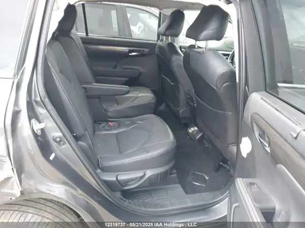 5TDFZRBH8NS169890 2022 TOYOTA HIGHLANDER - Image 8