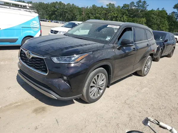 5TDFZRBH8NS183062 2022 TOYOTA HIGHLANDER - Image 1