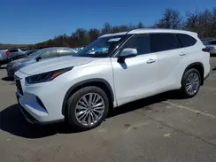 5TDFZRBH8NS204623 2022 TOYOTA HIGHLANDER