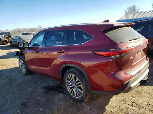 5TDFZRBH8NS205111 2022 TOYOTA HIGHLANDER - Image 2