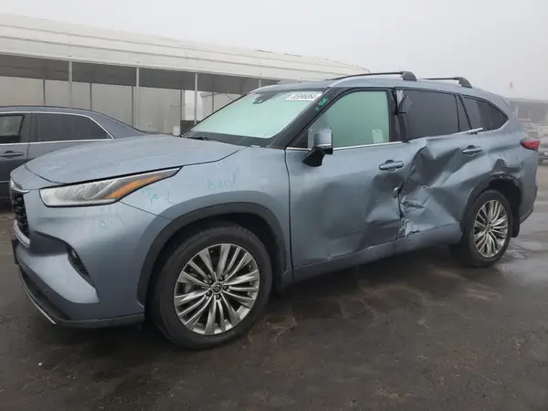 5TDFZRBH8NS215444 2022 TOYOTA HIGHLANDER - Image 1