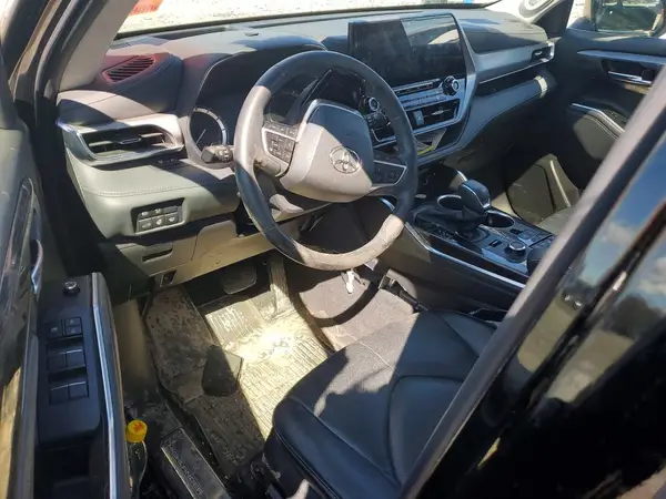 5TDFZRBH8NS227240 2022 TOYOTA HIGHLANDER - Image 8