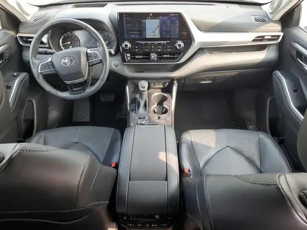 5TDFZRBH8NS234558 2022 TOYOTA HIGHLANDER - Image 8