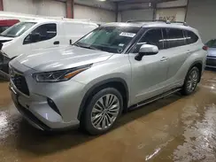 5TDFZRBH9LS043647 2020 TOYOTA HIGHLANDER