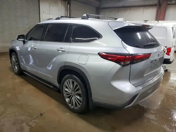 5TDFZRBH9LS043647 2020 TOYOTA HIGHLANDER - Image 2