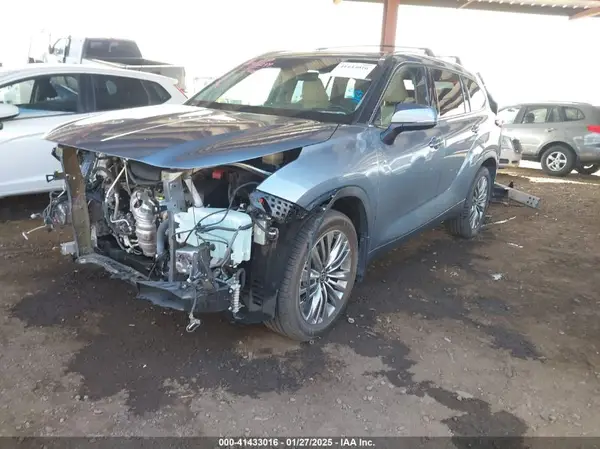 5TDFZRBH9MS064080 2021 TOYOTA HIGHLANDER - Image 2