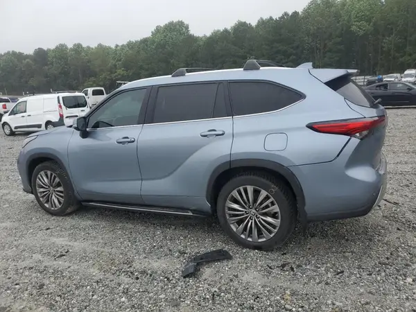 5TDFZRBH9MS069473 2021 TOYOTA HIGHLANDER - Image 2