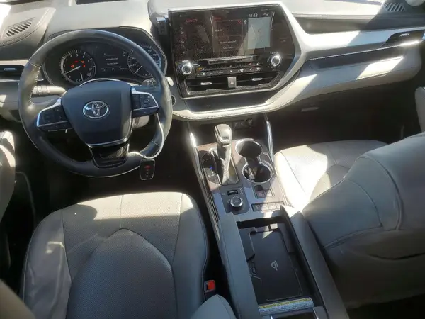 5TDFZRBH9MS094793 2021 TOYOTA HIGHLANDER - Image 8