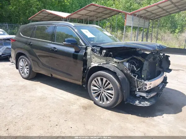 5TDFZRBH9MS097340 2021 TOYOTA HIGHLANDER - Image 1
