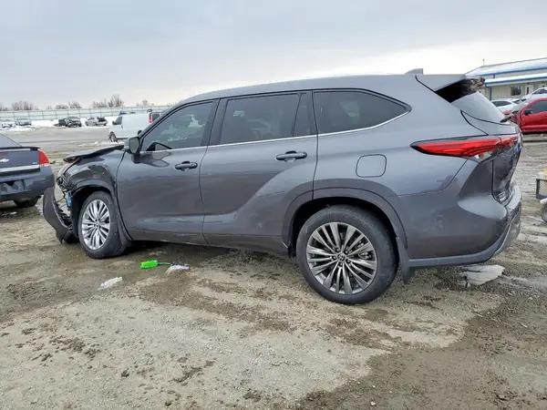 5TDFZRBH9MS144639 2021 TOYOTA HIGHLANDER - Image 2