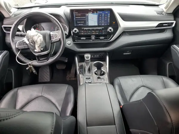 5TDFZRBH9NS194121 2022 TOYOTA HIGHLANDER - Image 8