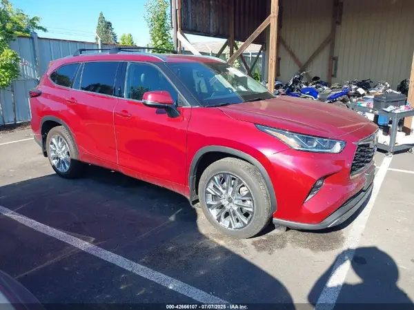 5TDFZRBH9NS206705 2022 TOYOTA HIGHLANDER - Image 1