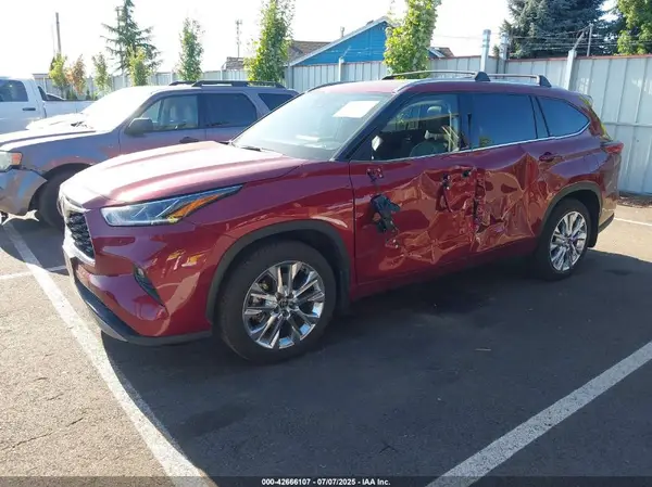 5TDFZRBH9NS206705 2022 TOYOTA HIGHLANDER - Image 2