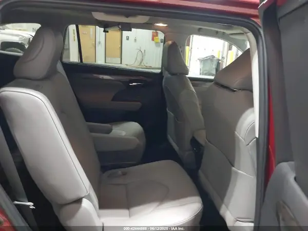 5TDFZRBH9NS227540 2022 TOYOTA HIGHLANDER - Image 8