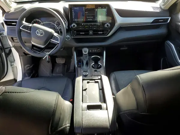 5TDFZRBH9NS228879 2022 TOYOTA HIGHLANDER - Image 8