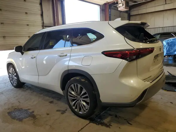 5TDFZRBHXLS032592 2020 TOYOTA HIGHLANDER - Image 2