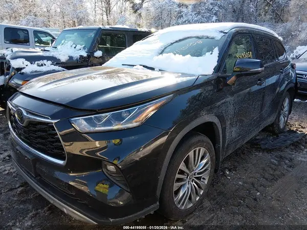 5TDFZRBHXLS055354 2020 TOYOTA HIGHLANDER - Image 2