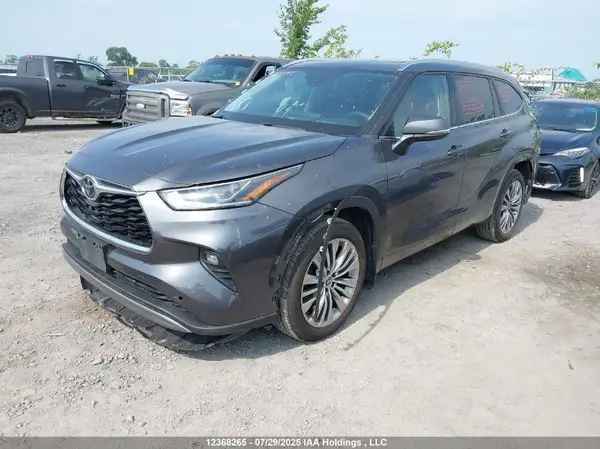 5TDFZRBHXMS083091 2021 TOYOTA HIGHLANDER - Image 2