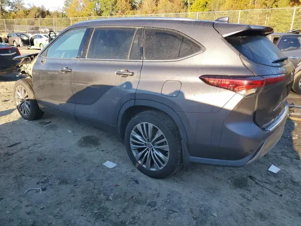 5TDFZRBHXMS085598 2021 TOYOTA HIGHLANDER - Image 2