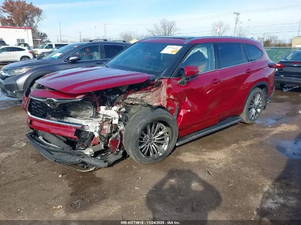 5TDFZRBHXMS144360 2021 TOYOTA HIGHLANDER - Image 2