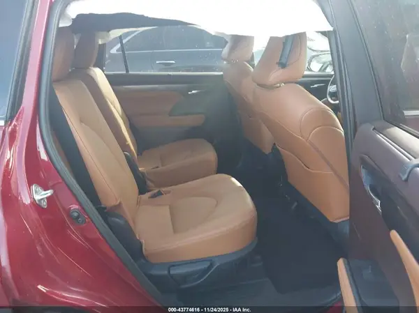 5TDFZRBHXMS144360 2021 TOYOTA HIGHLANDER - Image 8