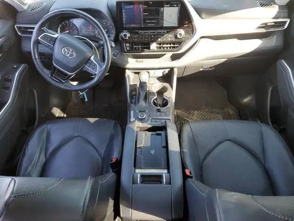 5TDFZRBHXNS183533 2022 TOYOTA HIGHLANDER - Image 8
