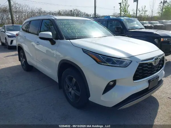 5TDFZRBHXNS210231 2022 TOYOTA HIGHLANDER - Image 1