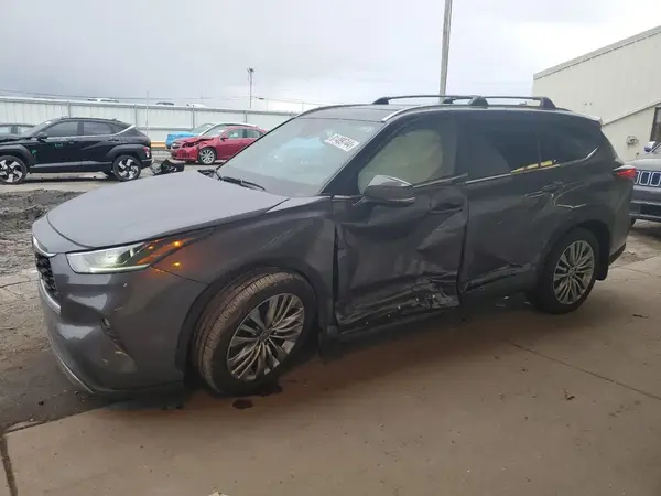 5TDFZRBHXNS234447 2022 TOYOTA HIGHLANDER - Image 1