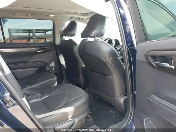5TDFZRBHXNS255136 2022 TOYOTA HIGHLANDER - Image 8