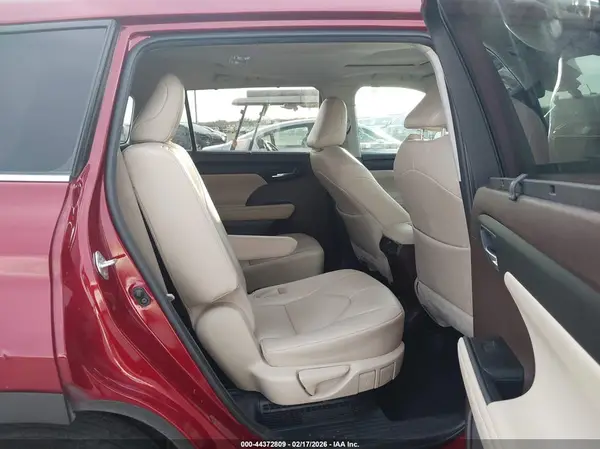 5TDGARAH0MS508394 2021 TOYOTA HIGHLANDER - Image 8
