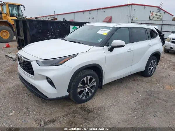 5TDGARAH0NS514861 2022 TOYOTA HIGHLANDER - Image 2