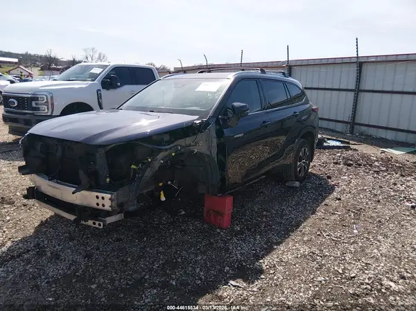 5TDGARAH1LS502974 2020 TOYOTA HIGHLANDER - Image 2