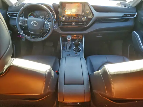 5TDGARAH1MS007854 2021 TOYOTA HIGHLANDER - Image 8