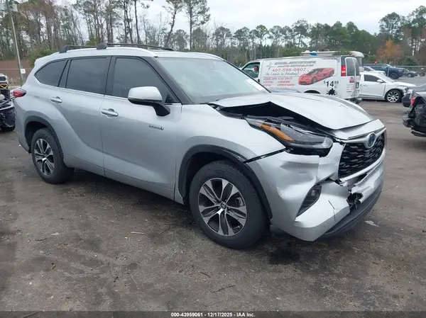 5TDGARAH1MS008292 2021 TOYOTA HIGHLANDER - Image 1