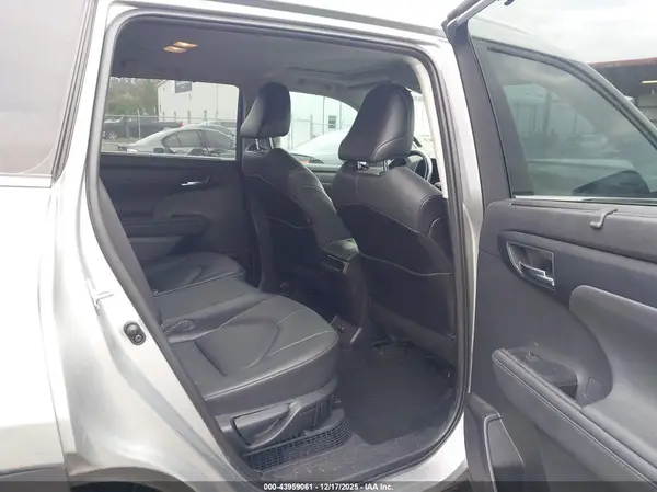 5TDGARAH1MS008292 2021 TOYOTA HIGHLANDER - Image 8
