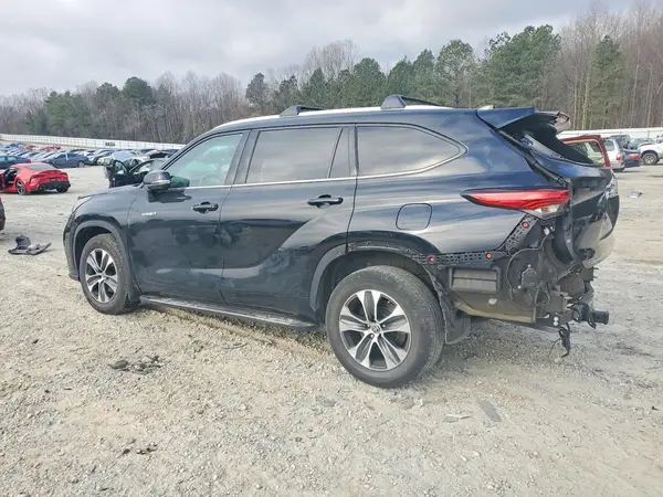 5TDGARAH1MS508579 2021 TOYOTA HIGHLANDER - Image 2