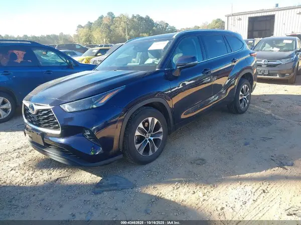 5TDGARAH1NS511497 2022 TOYOTA HIGHLANDER - Image 2