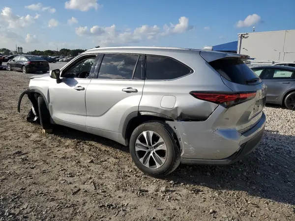 5TDGARAH1NS512875 2022 TOYOTA HIGHLANDER - Image 2