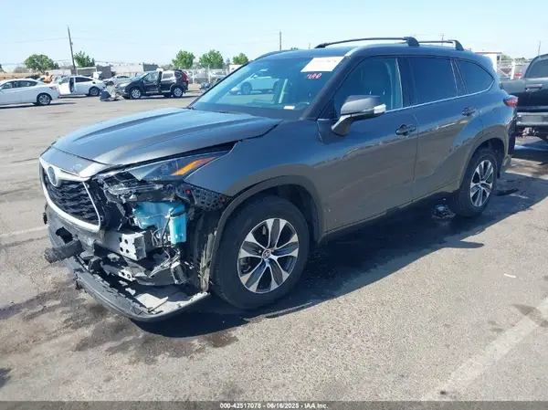 5TDGARAH1NS516618 2022 TOYOTA HIGHLANDER - Image 2