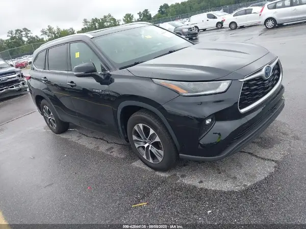 5TDGARAH2MS011038 2021 TOYOTA HIGHLANDER - Image 1