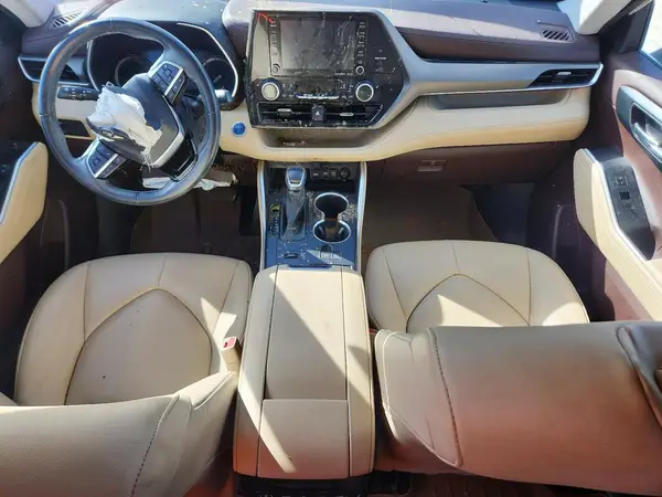 5TDGARAH2MS504962 2021 TOYOTA HIGHLANDER - Image 8