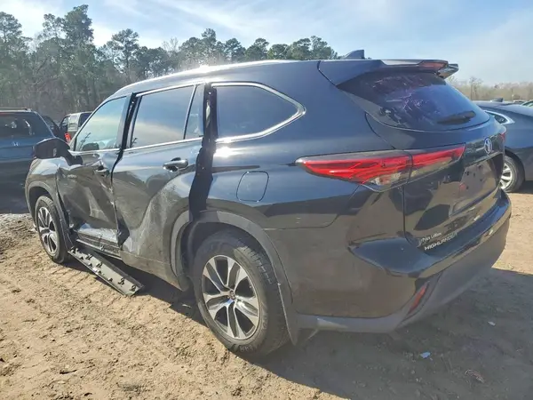 5TDGARAH3MS505151 2021 TOYOTA HIGHLANDER - Image 2