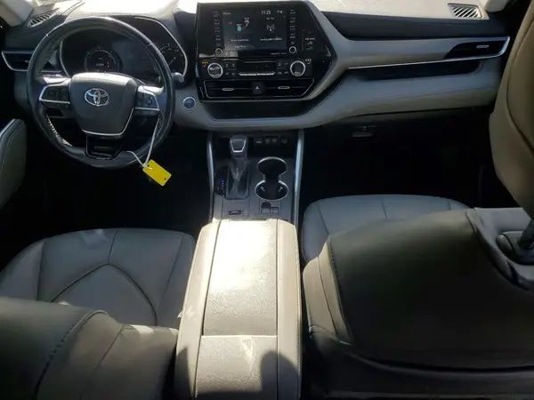 5TDGARAH3MS505151 2021 TOYOTA HIGHLANDER - Image 8